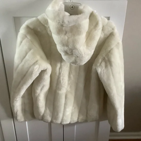 Women’s white faux fur jacket hand made hooded winter jacket size small - Picture 3 of 6